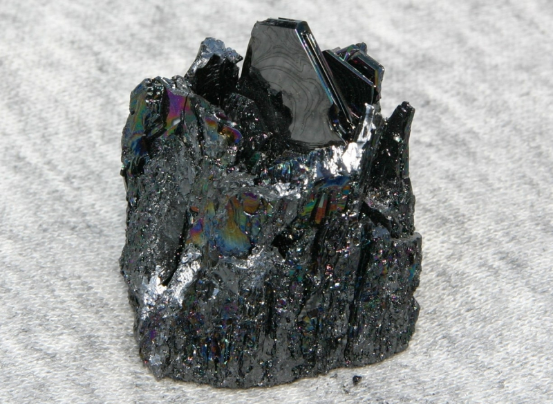 Silicon carbide. Credit: Matthias Renne // Wikimedia Commons // CC BY-SA 3.0
