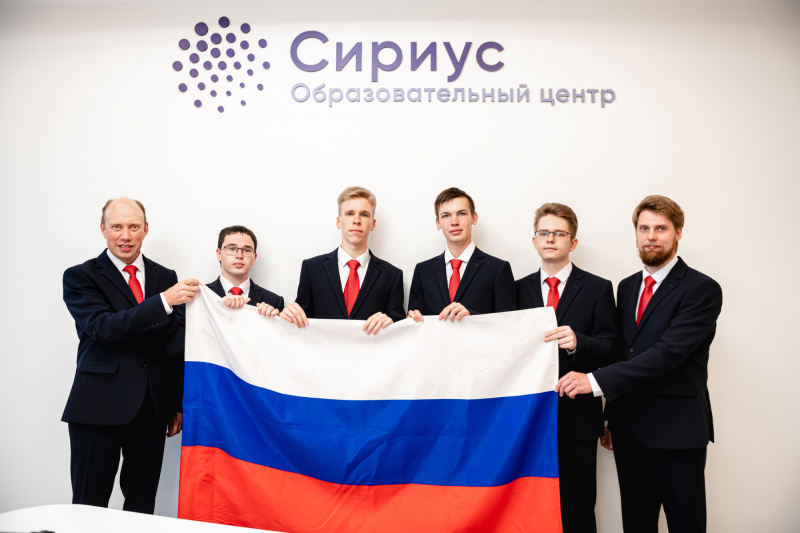 The Russian select team of school students that has won three golden medals at the International Olympiad in Informatics in Singapore. Credit: edu.gov.ru
