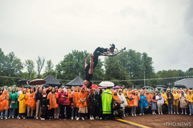 Extreme jumpers from team Jump Energy showed the audience how to have a good time at concerts.
