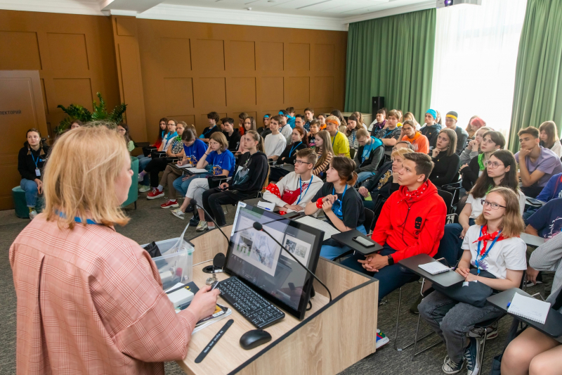 Ekaterina Skorb's lecture at Nanograd. Credit: Nanograd
