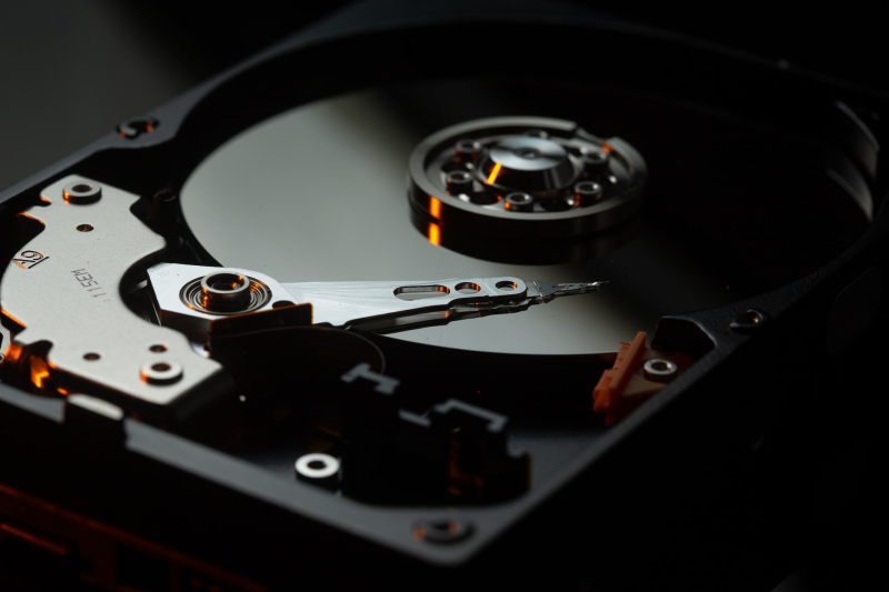 Are HDDs nearing the end of their usefulness? Science holds the answer. Credit: benjamin lehman (@benjaminlehman) via Unsplash
