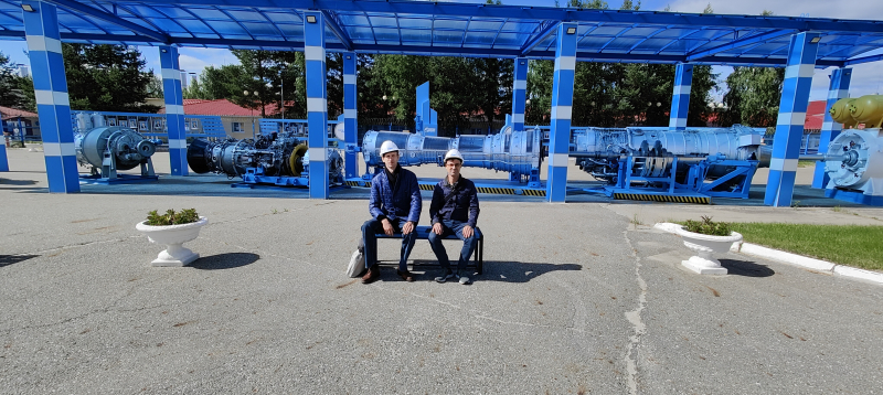 Yury Kozhukhov and Sergey Kartashov at a Gazprom Transgaz branch in Komsomolsk-on-Amur. Photo courtesy of the subjects
