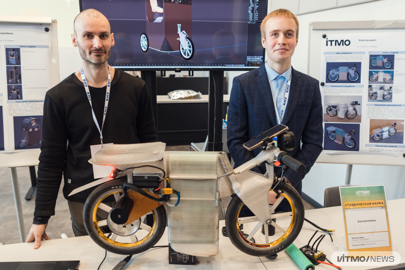 The e-cycle prototype at the exhibition. Photo: Dmitry Grigoryev / ITMO.NEWS
