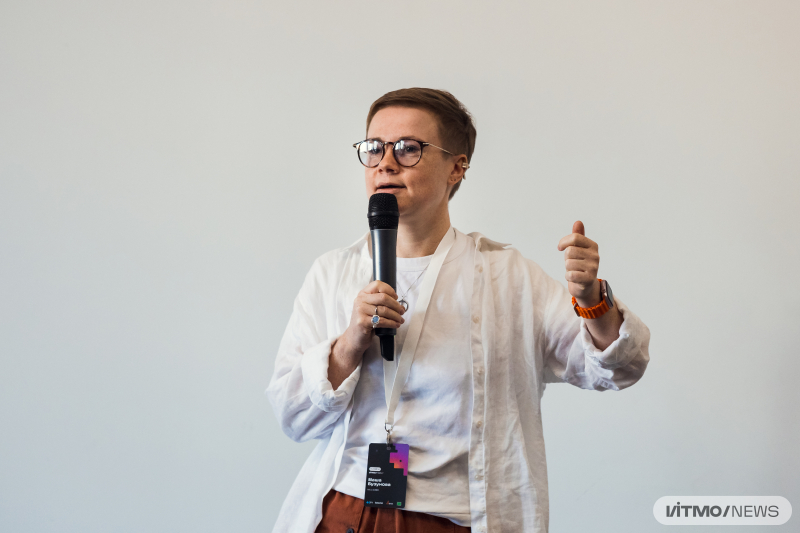 Maria Buzunova at the discussion Post-AI: the Path to Synergy or Separation? Photo by Dmitry Grigoryev / ITMO.NEWS
