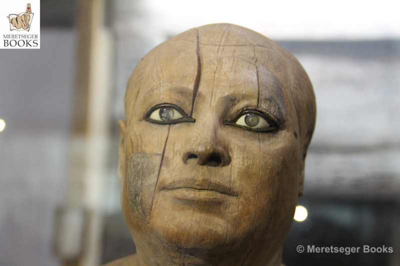 A statue of an Egyptian priest who supposedly had a cataract. Credit: meretsegerbooks.com