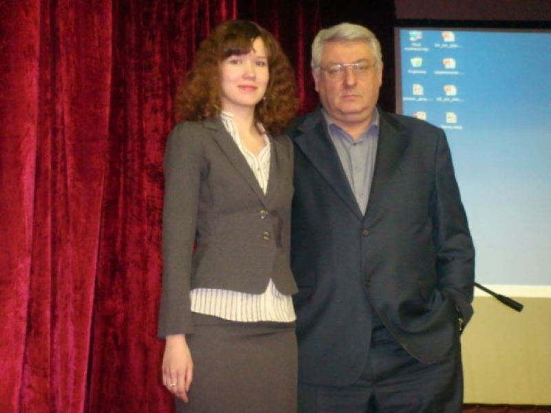 Юлия Царева и Анатолий Шалыто на конференции молодых ученых в Университете ИТМО в 2009 году. Фото предоставлено автором