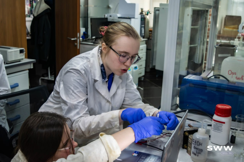 Anna working in the lab. Photo courtesy of the subject