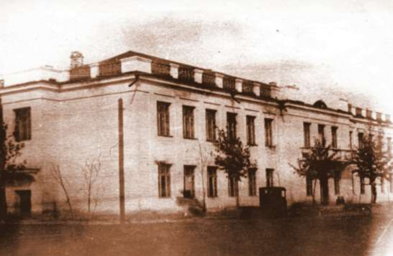 Лабораторный корпус ЛИТМО в Черепаново, 1943 г. Фото из книги 