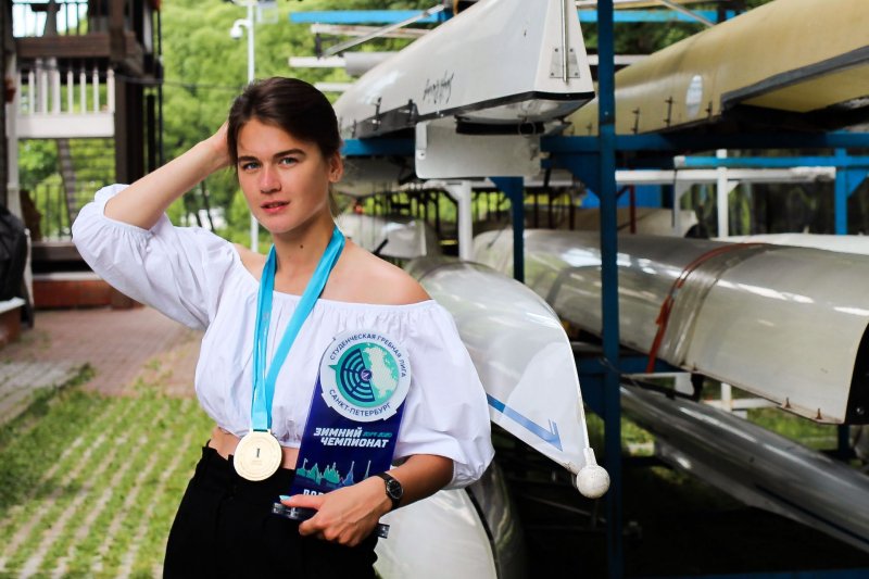 Natalya Lashmanova with the Student Rowing League 2019-2020 Winter Championship award. Photo courtesy of the subject
