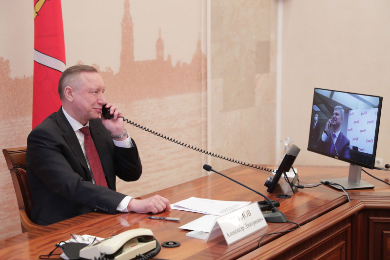 The first-ever "quantum call" between Moscow and St. Petersburg. Credit: gov.spb.ru
