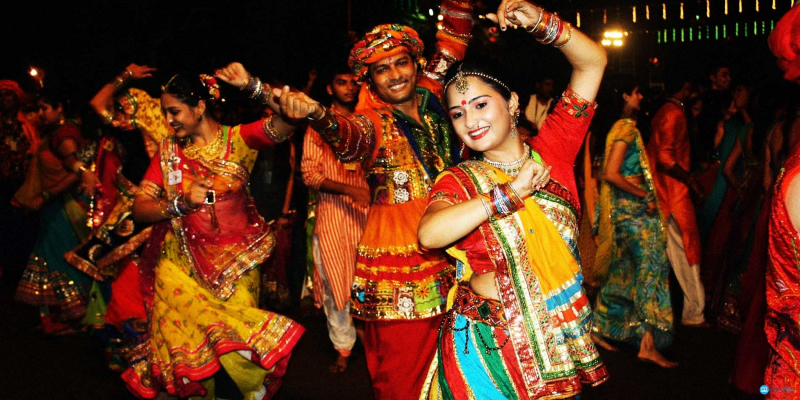 Garba and Dandiya are the traditional dance forms of Gujarat. Credit: Creative Yatr
