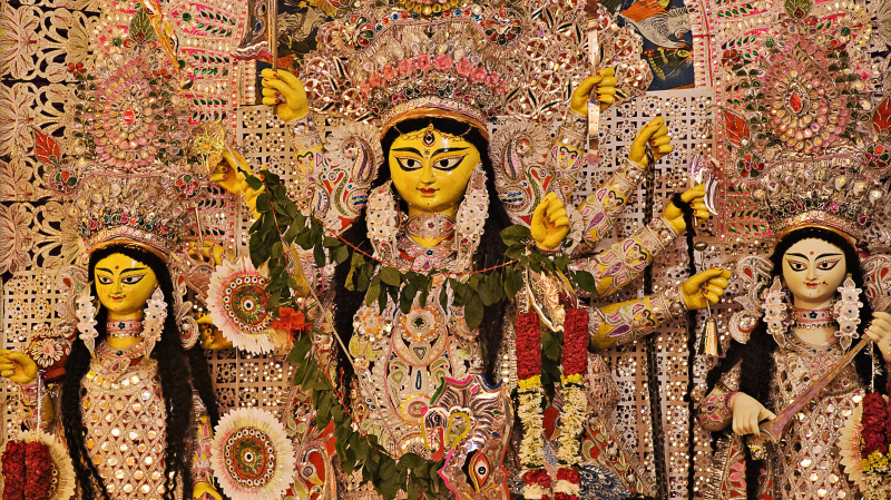 
Durga Puja in Kolkata is renowned worldwide because of its grandeur. Credit: Learn Religions

