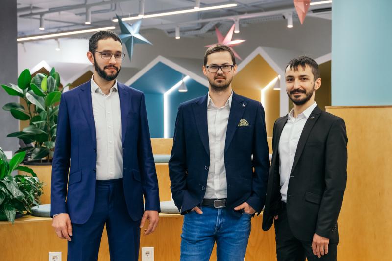 (Left to right) Ruslan Al-Shekhadat, Dmitry Dobriborsch, and Mikhail Kurushkin. Photo by Nikita Seliverstov / Megabyte Media
