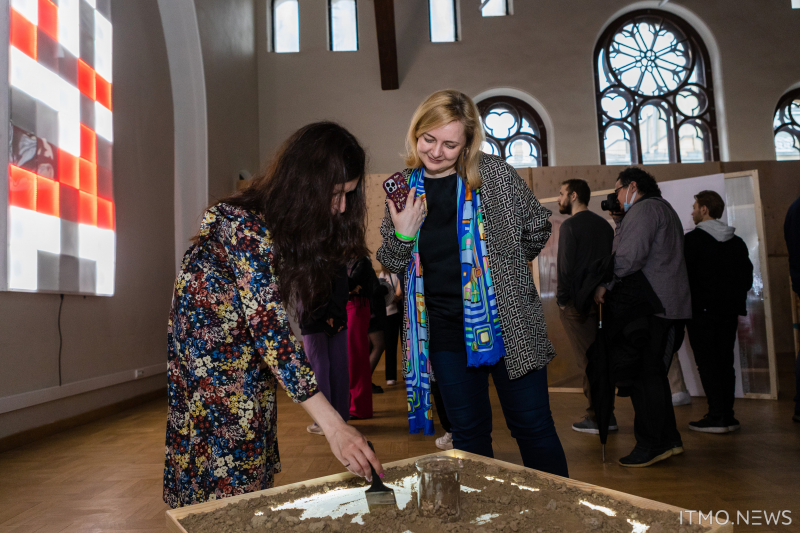 The exhibition takes place at the former Church of Peter and Paul of the Imperial Commercial College. Photos by Dmitry Grigoryev, ITMO.NEWS
