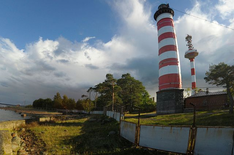 Shepelevsky Lighthouse. Credit: Tatiana Bashinskaya on Wikimedia Commons.
