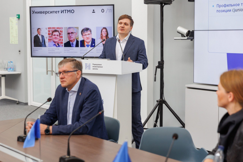 Alexander Vinogradov at the defense of ITMO's proposal before a commission from the Ministry of Science and Higher Education. Photo courtesy of SASRC Sociocenter
