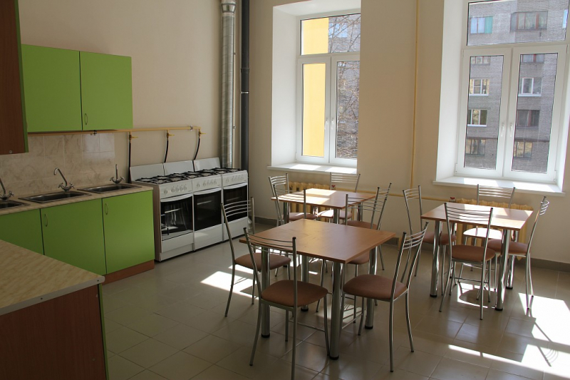 An interior view of the kitchen at the dorm on Karpovka River Emb. 22. Credit: ITMO University
