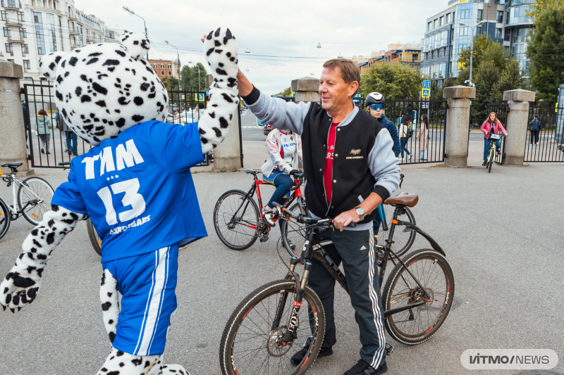 16-я велопрогулка с ректором ИТМО. Фото: Дмитрий Григорьев / ITMO.NEWS
