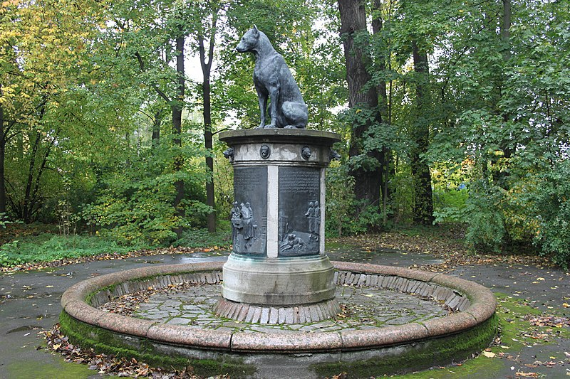 The monument to Pavlov’s dogs. Credit: FotoRand / Wikimedia Commons / CC BY-SA 4.0
