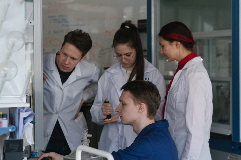Researchers and students at ITMO. Credit: ITMO.NEWS
