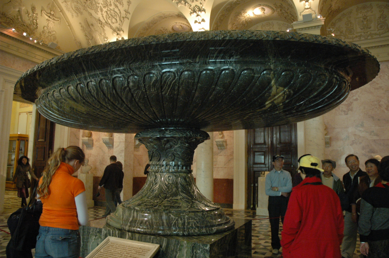 Big Kolyvan Vase. Credit: 林高志 / CC-BY-SA-4.0 / Commons Wikimedia
