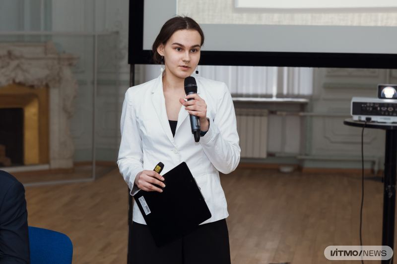 Одна из создателей проекта Алина Федорова. Фото: Дмитрий Григорьев / ITMO.NEWS
