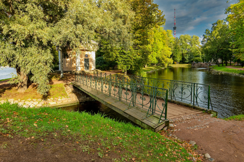 Lopukhinsky Garden. Credit: Igor Gordeev, CC BY-SA 4.0, via Wikimedia Commons
