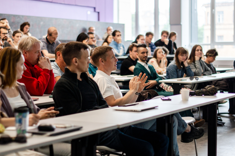 Andrey Volkov's lecture. Photo by Pavel Arseev / Megabyte Media
