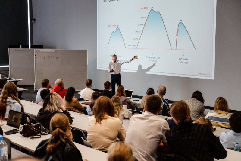 Andrey Volkov's lecture. Photo by Pavel Arseev / Megabyte Media
