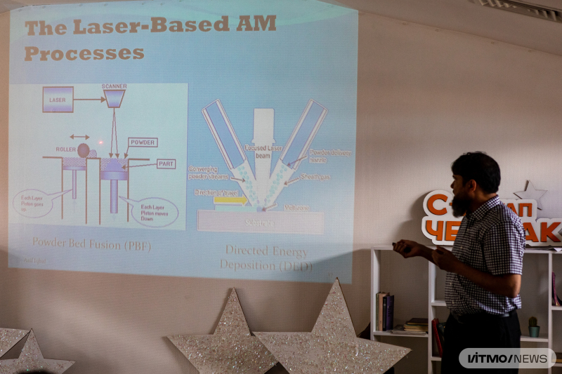 Асиф Икбал на лекции. Фото: Дмитрий Григорьев / ITMO.NEWS
