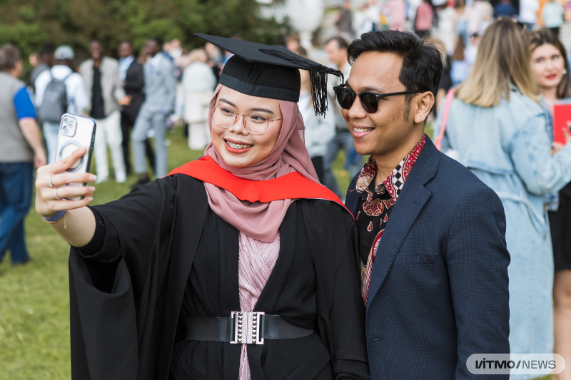 ITMO graduates. Photo by Dmitry Grigoryev / ITMO.NEWS
