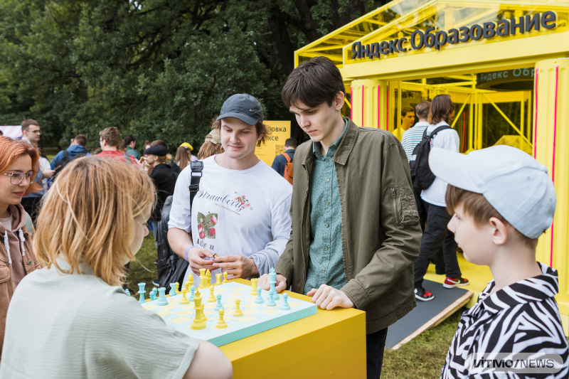 Yandex Education's area at the festival. Photo by Dmitry Grigoryev / ITMO.NEWS
