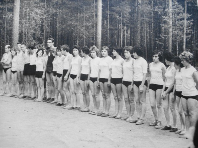 Yagodnoe’s first summer camp was held in 1959. Back then, the camp was only available to ITMO’s (then-LITMO) varsity teams and their coaches. In the 60s and 70s, Yagondoe welcomed campers with tents, the canteen being the only permanent fixture. Photo courtesy of Yagodnoe
