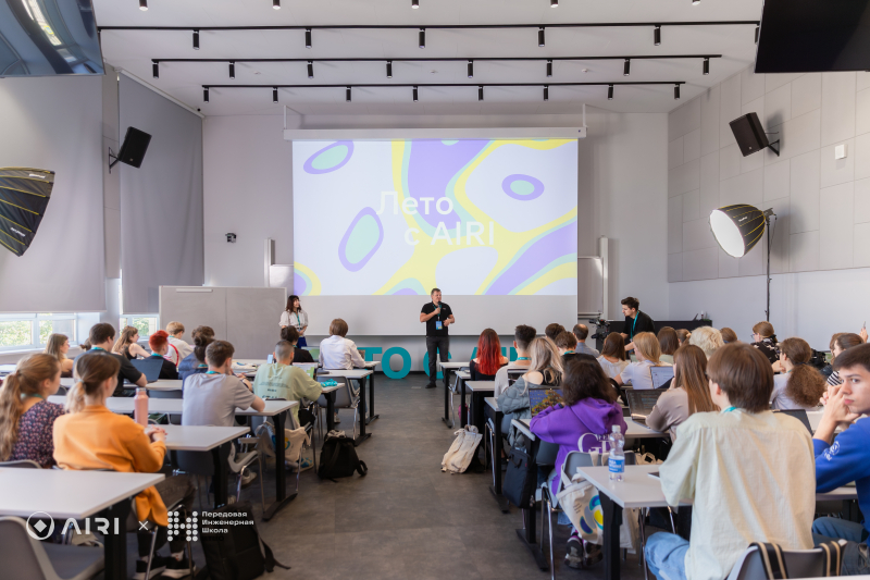 Alexander Vinogradov's lecture. Photo by Alena Kalinina
