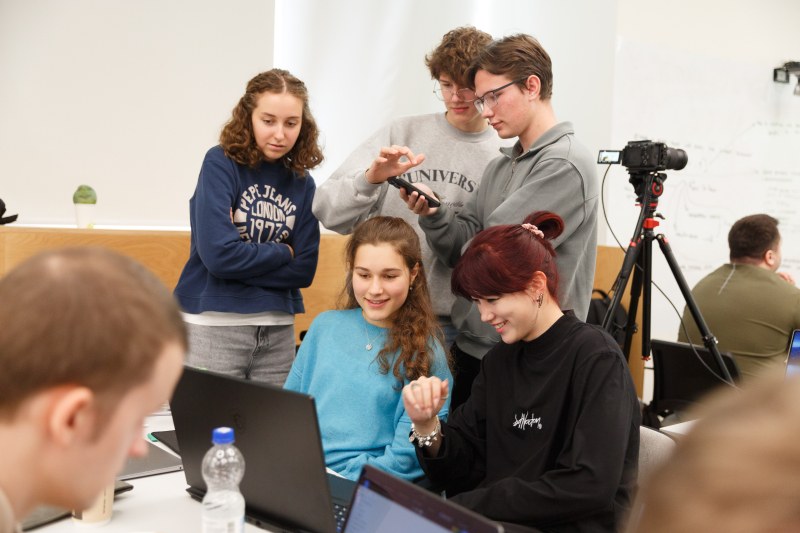 The Help the Dark Store hackathon by ITMO and VkusVill. Photo by Kirill Dzhenzerukha / Megabyte Media
