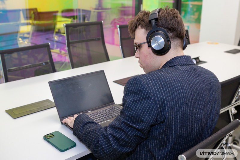 Evgeny Nekrasov, a graduate of the Master's program Programming for the Visually Impaired. Photo by ITMO.NEWS
