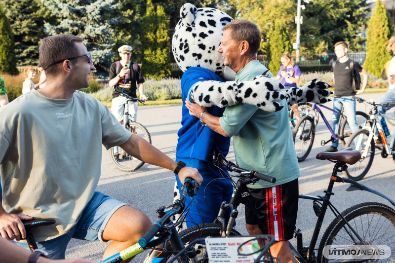 Bike Ride with the Rector. Photo by Dmitry Grioryev / ITMO.NEWS
