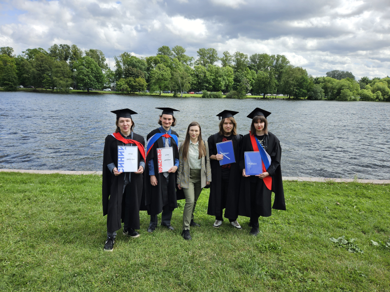 Valeriia Efimova with her students. Photo courtesy of the subject
