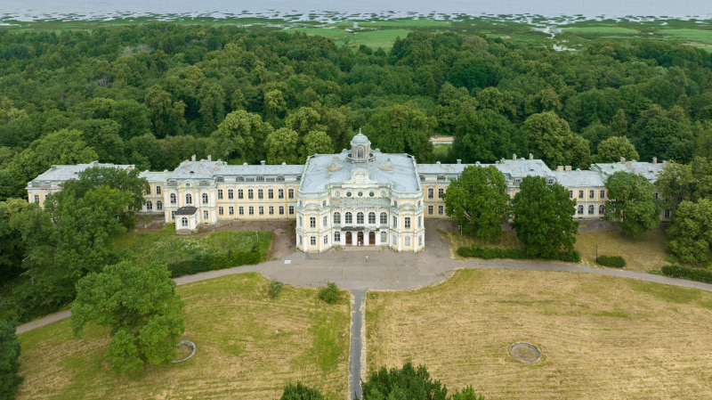 Znamenka mansion. Credit: Nikolai Bulykin, CC BY-SA 4.0, via Wikimedia Commons
