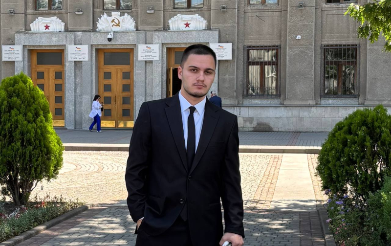 После получения национальной премии «Приоритет: Цифра — 2025» Алана Газзаева пригласили на заседание в парламент Республики Северная Осетия-Алания. Фото из личного архива собеседника
