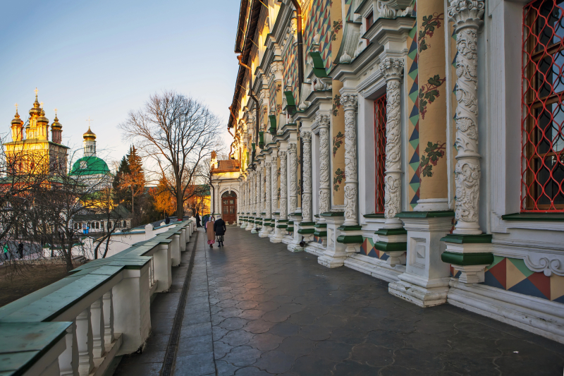 The path to the Church of the Nativity of John the Baptist in Sergiev Posad. Credit: APHONUA / photogenica.ru

