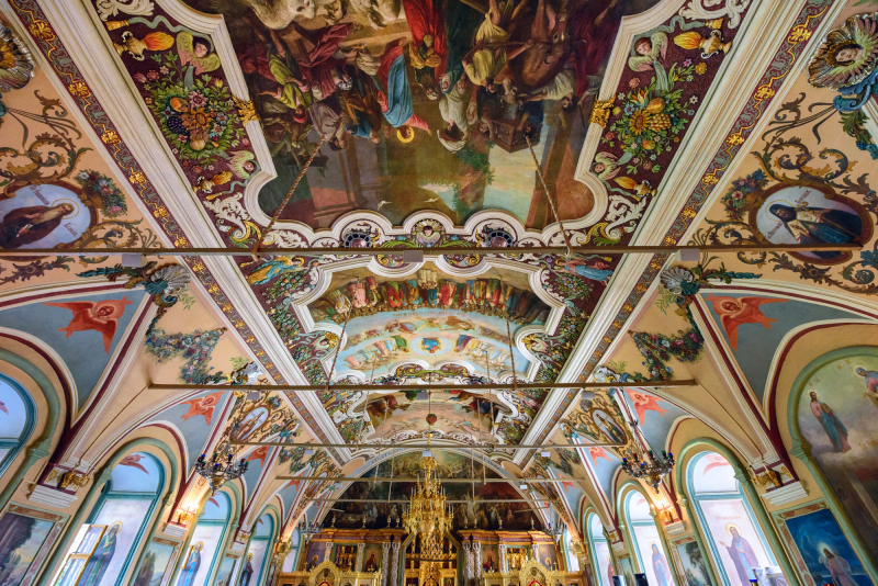 The interior of the Trinity Lavra of St. Sergius in Sergiev Posad. Credit: Balakate / photogenica.ru

