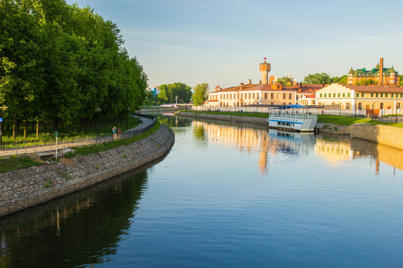 The River Uvod and the embankment in Ivanovo. Credit: Yaiuspeh777 / photogenica.ru

