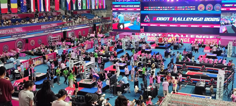 Соревнования по робототехнике RobotChallenge 2025 в Пекине. Фото предоставлено Игорем Лосицким
