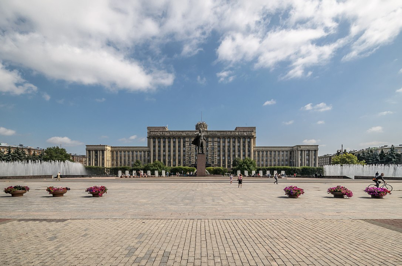 Moscow Square. Credit: Alex 'Florstein' Fedorov / Wikimedia Commons / CC BY-SA 4.0
