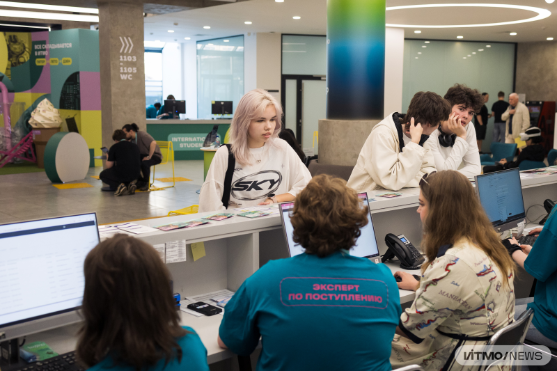 Приемная кампания 2025. Фото: Дмитрий Григорьев / ITMO NEWS
