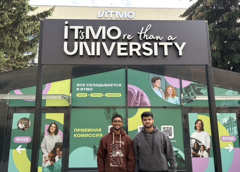 Manish with his friend at ITMO. Photo courtesy of the subject
