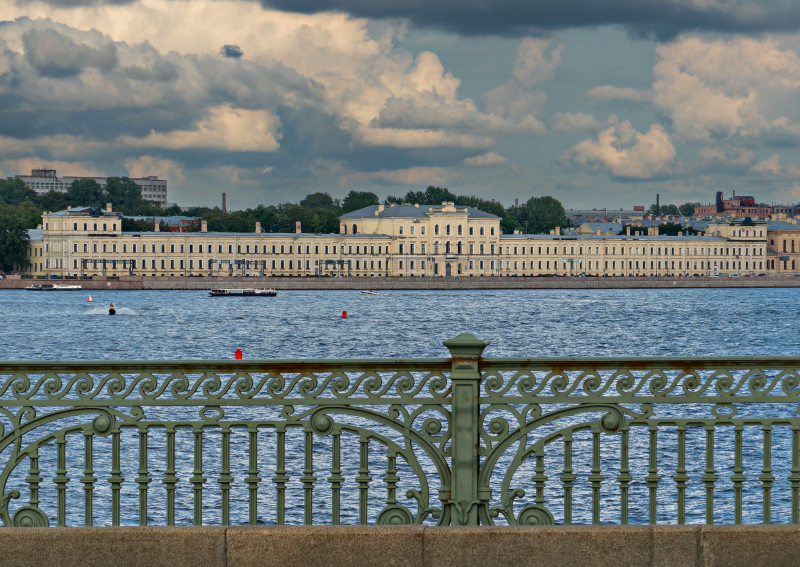 Pirogovskaya Embankment. Credit: Igor Gordeev, CC BY-SA 4.0, via Wikimedia Commons
