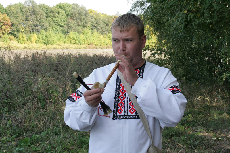 A zhaleika player. Credit: Лобачев Владимир / Wikimedia Commons / CC BY-SA 3.0 
