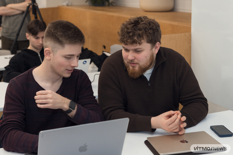 Лекция Валерия Стромова в пространстве Яндекса в ИТМО. Фото: Дмитрий Григорьев / ITMO NEWS
